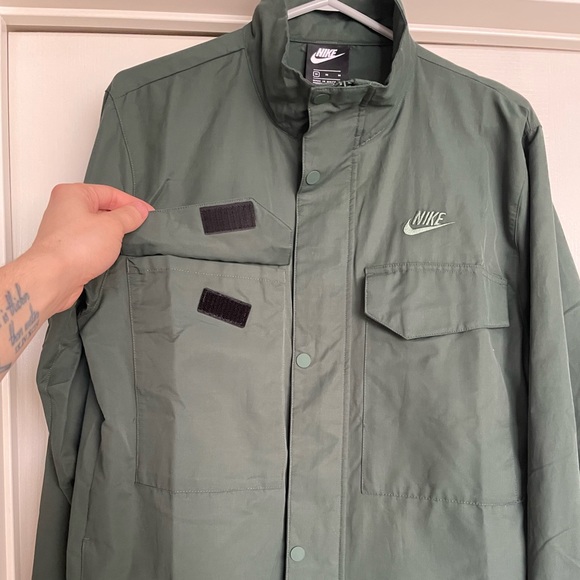 Nike Jacket Over Shirt - Picture 5 of 5